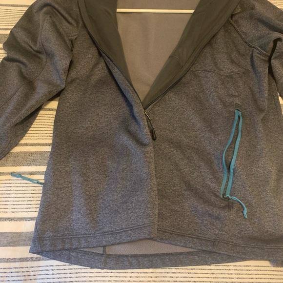 The North Face light grey zip up sweatshirt - Picture 4 of 4